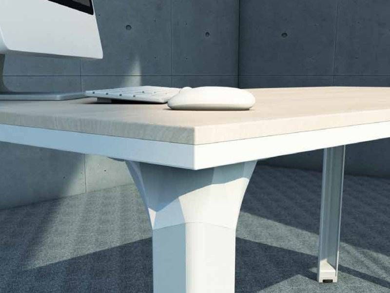 Mobilier de bureau Collection EPURE par Haworth - Bureau carré bois blond et blanc chant Twin Edge