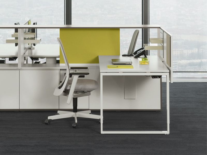 Mobilier de Bureau collection CUBE_S par BENE - Mobilier de bureau avec panneau jaune