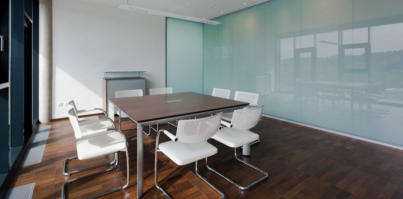 Table de réunion ergonomique - Aubagne