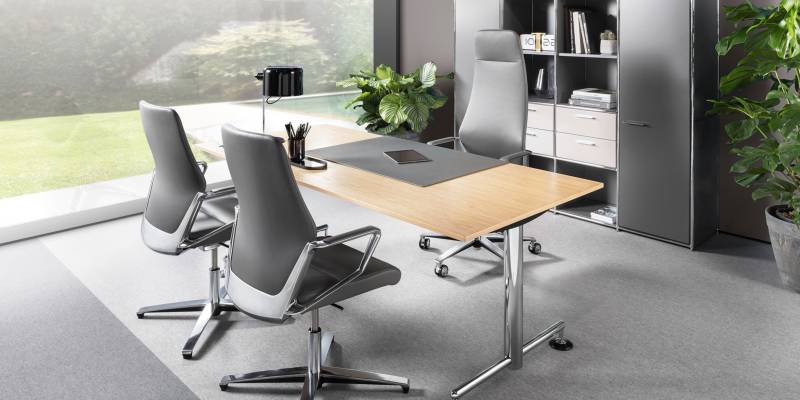 Superbe fauteuil de Direction haut de gamme ergonomique en cuir véritable et structure en aluminium poli à Marseille